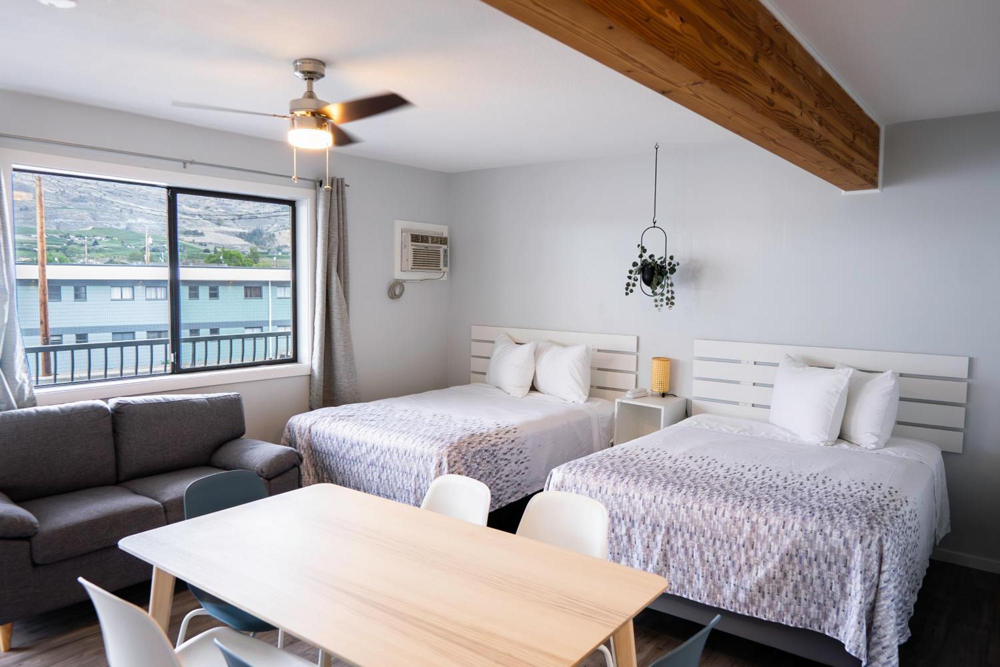 אוסויוס Poplars Motel On The Lake מראה חיצוני תמונה